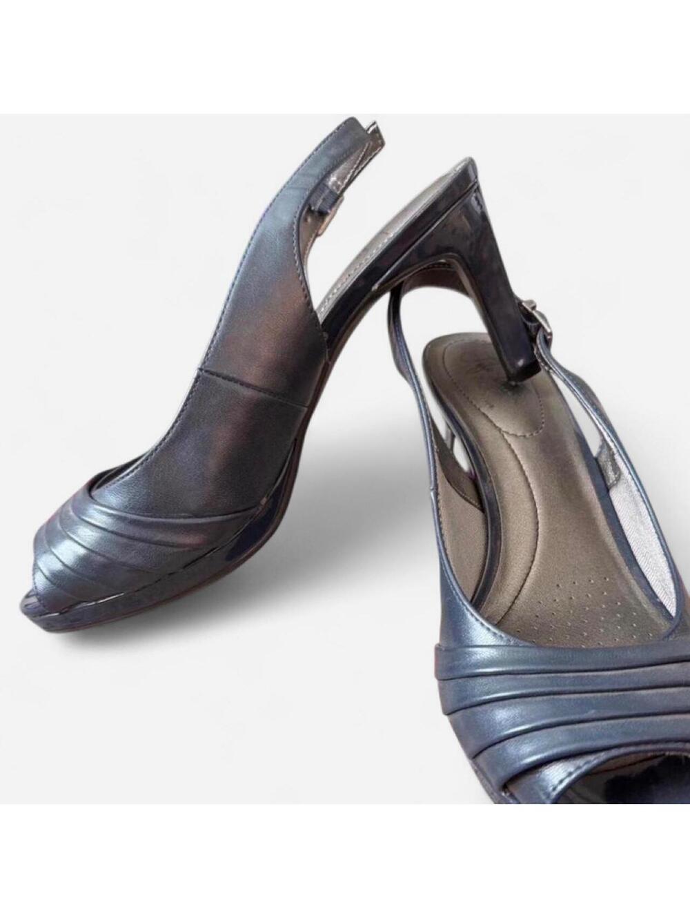 American Vintage Women's Silver and Grey Court